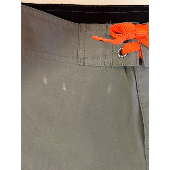 Quiksilver Mens Khaki Board Shorts Size 26 With Orange Drawstring & Pocket - Picture 12 of 13